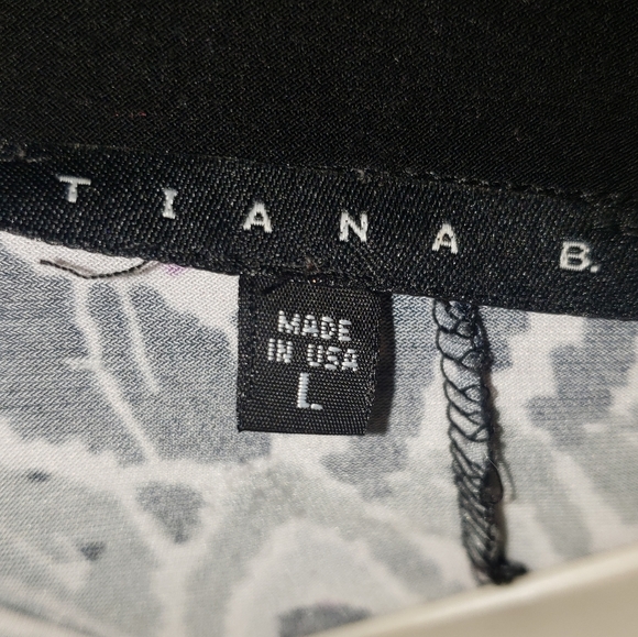 GRAPHIC PRINT SHIFT DRESS - Picture 6 of 6